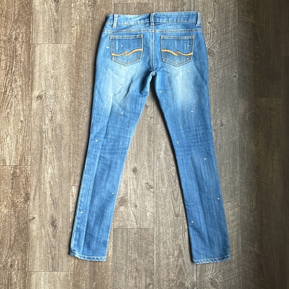 Almost Famous Distressed “Paint Spatter” Jeans - Picture 4 of 7